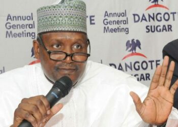Yadda Dangote Ke Ciyar Da Mutum 10,000 Kullum A Kano Baya Ga Buhun Shinkafa Miliyan 1 Da Ya Raba