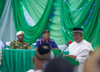 Gwamnan Bauchi Ya Yi Wa Fursunoni 96 Afuwa, Ya Bai Wa Kowa Kyautar Dubu 100