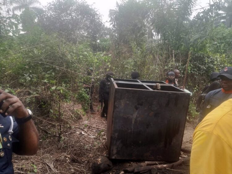 HOTUNA: Yadda Jami’an Tsaro Suka Lalata Haramtacciyar Matatar Danyen Mai A Ribas