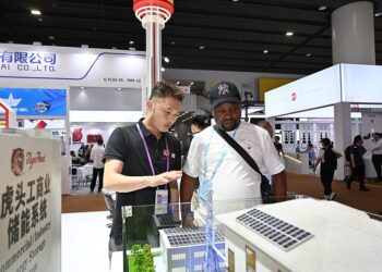 Firaministan Sin: Tarihin Canton Fair Ya Nuna Yadda Kasar Sin Ke Kokarin Fadada Bude Kofarta Ga Kasashen Waje