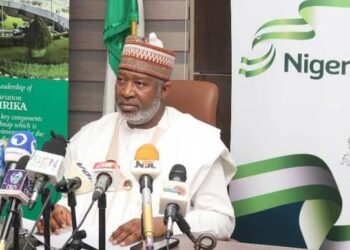 Badakalar Fiye Da Biliyan 8: EFCC Ta Cafke Tsohon Ministan Sufurin Jiragen Sama, Hadi Sirika 