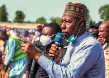Dole Ce Ke Sanya Mu Raba Wa Mutane Tallafin Kayan Abinci – Zulum 