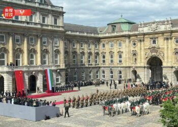 Mai Dakin Shugaba Xi Jinping Ta Sha Shayi Tare Da Mai Dakin Shugaban Kasar Hungary