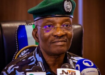An Kori Wani Ɗansanda Da Rage Wa 3 Matsayi Kan Haɗin-baki Wajen Aikata Fashi Da Makami