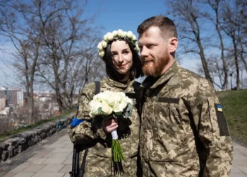 Sojar Ukraine Ta Zama Bazawara Kwana Biyu Da Aurenta