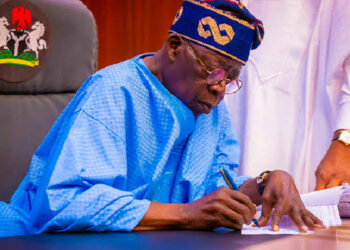 Tinubu Ya Rattaba Hannu Kan Dokar Dawo Da Tsohon Taken Nijeriya