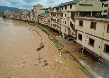 Xi Ya Bukaci A Yi Dukkan Mai Yiwuwa Wajen Yaki Da Ambaliya Da Fari