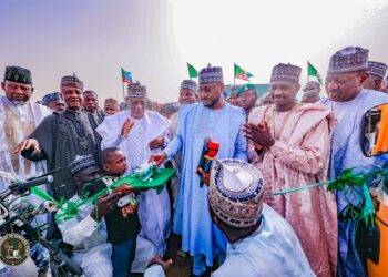 Yadda Gwamnan Zamfara Ya Ƙaddamar Da Adaidaita Sahu 650 Da Babura 1000 A Sokoto