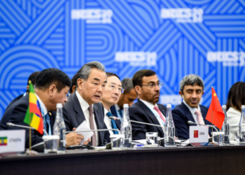 Ministan Harkokin Wajen Kasar Sin Ya Halarci Taron Ministocin BRICS Da Kuma Gana Da Takwarorinsa Na Habasha Da Afirka Ta Kudu