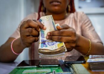 Yadda Darajar Naira Ta Fadi Da Kashi 215 Cikin 100 A Shekara Daya