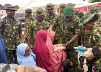 Cika Shekaru 161: Rundunar Sojojin Nijeriya Ta Tallafawa Marayu 400 A Zamfara