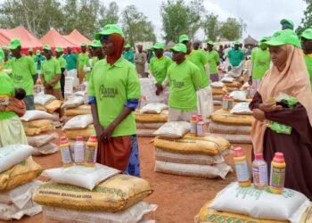 Gwamnatin Kebbi Ta Ƙaddamar Rabon Taki Ga Manoma 48,000 Kyauta