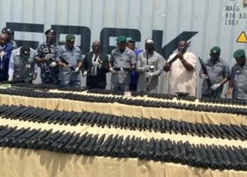 Kwastam Ta Kama Bindigu A Tashar Jiragen Ruwa A Ribas