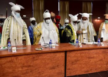 Marubutan Arewa Sun Buƙaci Gwamnoni Su Martaba Sarakunan Gargajiya