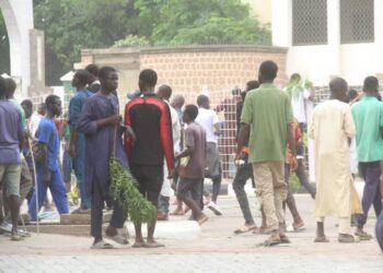 An Tarwatsa Masu Zanga-zanga Kan Kokarin Kunna Wuta A Kofar Gidan Gwamnatin Kano