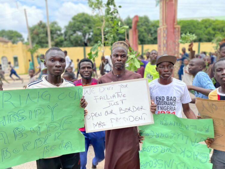 Rana Ta 3: Duk Da Dokar Hana Fita Masu Zanga-zanga Sun Fito A Kano