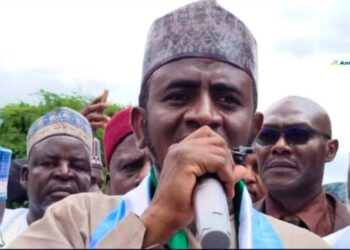 Na Yi Mamakin Ganin Takardar Tuɓe Rawanina Na Sarautar Mujaddadin Bauchi – Sanata Buba