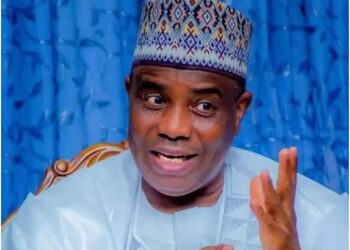 Kotu Ta Daure Hadimin Tambuwal Kan Yada Bidiyon Da Ake Wa Matar Gwamna Liki Da Dala