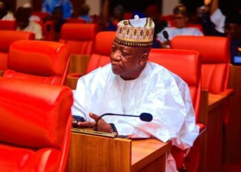 Ambaliya: Yari Ya Bayar Da Tallafin Tiirela 15 Na Hatsi Da Wasu Kayayyaki A Zamfara
