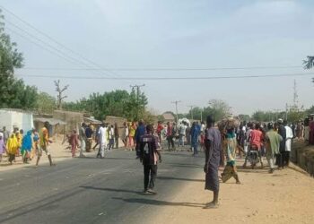 Ƴansanda Sun Kama Mutane 64, Sun Ƙwato Buhun Taki 693 Daga Masu Zanga-zanga