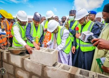 Gwamna Dauda Ya Ƙaddamar Da Aikin Sake Gina Asibitin Talata Mafara