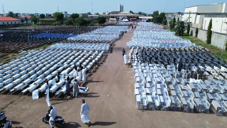 Ilimi: Gwamna Yusuf Ya Raba Wa Makarantun Kano Kujerun Zama 73,000