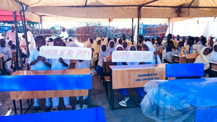 Ilimi: Gwamna Yusuf Ya Raba Wa Makarantun Kano Kujerun Zama 73,000