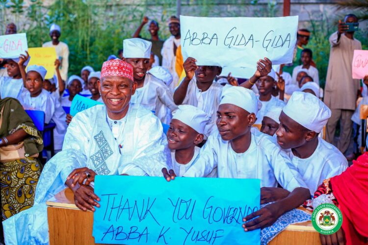 Ilimi: Gwamna Yusuf Ya Raba Wa Makarantun Kano Kujerun Zama 73,000