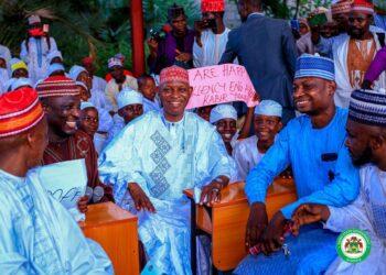 Ilimi: Gwamna Yusuf Ya Raba Wa Makarantun Kano Kujerun Zama 73,000