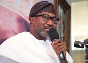 Dangote Ya Ceto Nijeriya Daga Durƙushewa – Otedola