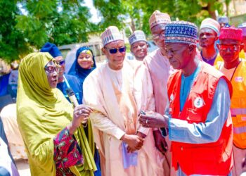 Uwargidan Gwamnan Kebbi Ta Raba Babura 42 Da Motoci 2 Domin Inganta Sa ido Kan Cutar Tarin Fuka
