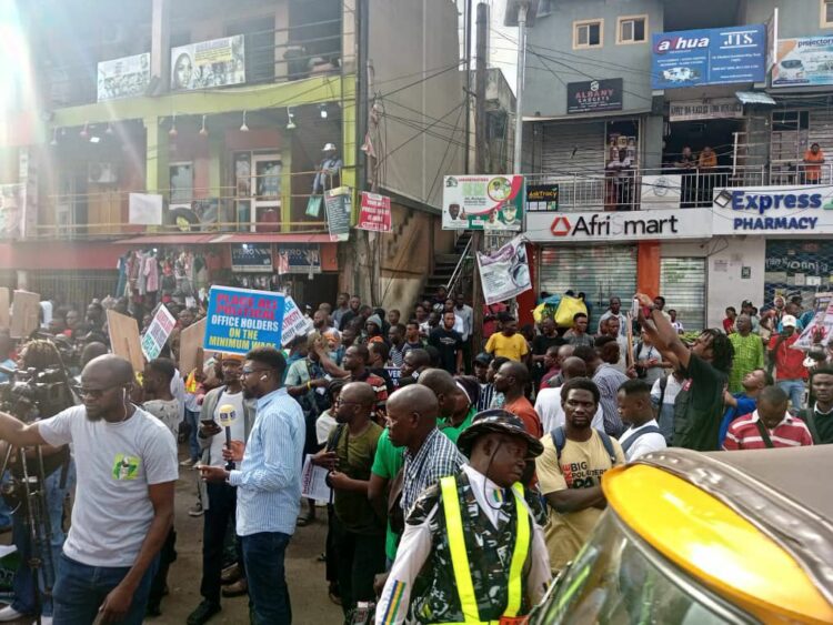 Tsadar Rayuwa: Zanga-zanga Ta Barke A Abuja Da Legas