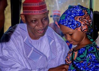 Gwamnan Kano Ya Ɗauki Nauyin Ɗawainiyar Marayu 95 Har Zuwa Jami’a