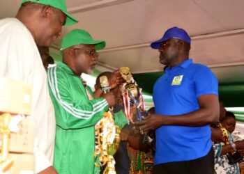 Shugaban Sakandare Daga Zamfara Ya Zama Gwarzon Malami Na 2024 A Duk Faɗin Nijeriya 