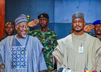 Ministan Tsaro Ya Jinjina Wa Gwamnan Zamfara, Ya Sha Alwashin Kawo Karshen ‘Yan Bindiga 