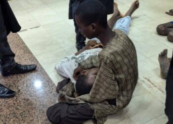 Matasa 5 Cikin Masu Zanga-zangar Tsadar Rayuwa Sun yanke Jiki Sun Faɗi A Kotu