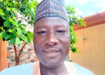An Yaba wa Sanata Aliero Kan Gyara Gadar Keɓɓe Da Ta Ruguje A Kebbi