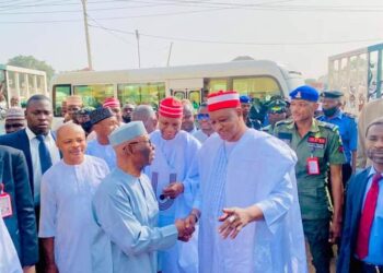 Gwamna Yusuf Ya Mika Motocin Bas Na CNG Guda 10 Ga Kungiyar NLC Reshen Kano