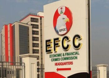 EFCC Ta Gurfanar Da Tsofaffin Gwamnoni Da Tsofaffin Ministoci, Bayan Kwato Kadarorin Biliyoyin Naira A Kasashen Waje