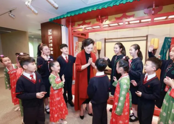 Peng Liyuan Ta Ziyarci Dakin Ajiye Kayayyakin Tarihi a Yankin Macao