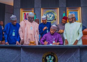 Gwamna Lawal Ya Rattaba Hannu Kan Kasafin Kudi Na Naira Biliyan 546 Na Shekarar 2025