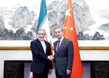 Wang Yi: Yankin Gabas Ta Tsakiya Ba Fagen Yaki Ne Da Manyan Kasashe Suke Wasan Kura A Ciki Ba