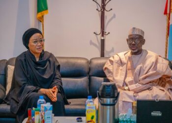 Uwargidan Tinubu Ta Kai Wa Gwamnan Jigawa Ziyarar Ta’aziyyar Rasuwar Mahaifiyarsa Da Ɗansa