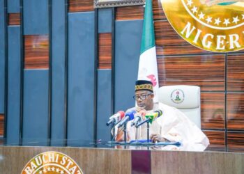 Gwamnan Bauchi Ya Sanya Hannu Kan Dokar Da Za Ta Daƙile Satar Yara A Bauchi 