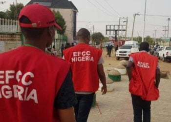 Hukumar EFCC Ta Tsare Wasu Jami’anta 10 Bisa Zargin Karkatar Da Kayan Aiki