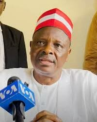 Kwankwaso Ya Soki Ƴansandan Kano, Ya Buƙaci A Girmama Ƴancin Kano