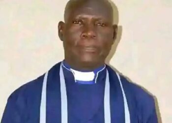 ‘Yan Fashi Da Makami Sun Kashe Limamin Coci A Gombe