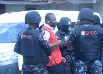 EFCC Ta Cika Hannu Da Mutane 15 Kan Zargin Zamba Ta Intanet A Abuja