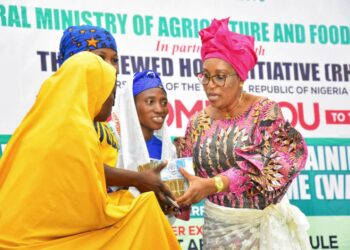 Uwargidan Tinubu Ta Bai Wa Mata Manoma Tallafin Naira Miliyan 26 A Nasarawa