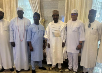 Gwamnan Edo Ya Ziyarci Sanata Barau Kan Kisan Yan Arewa 16